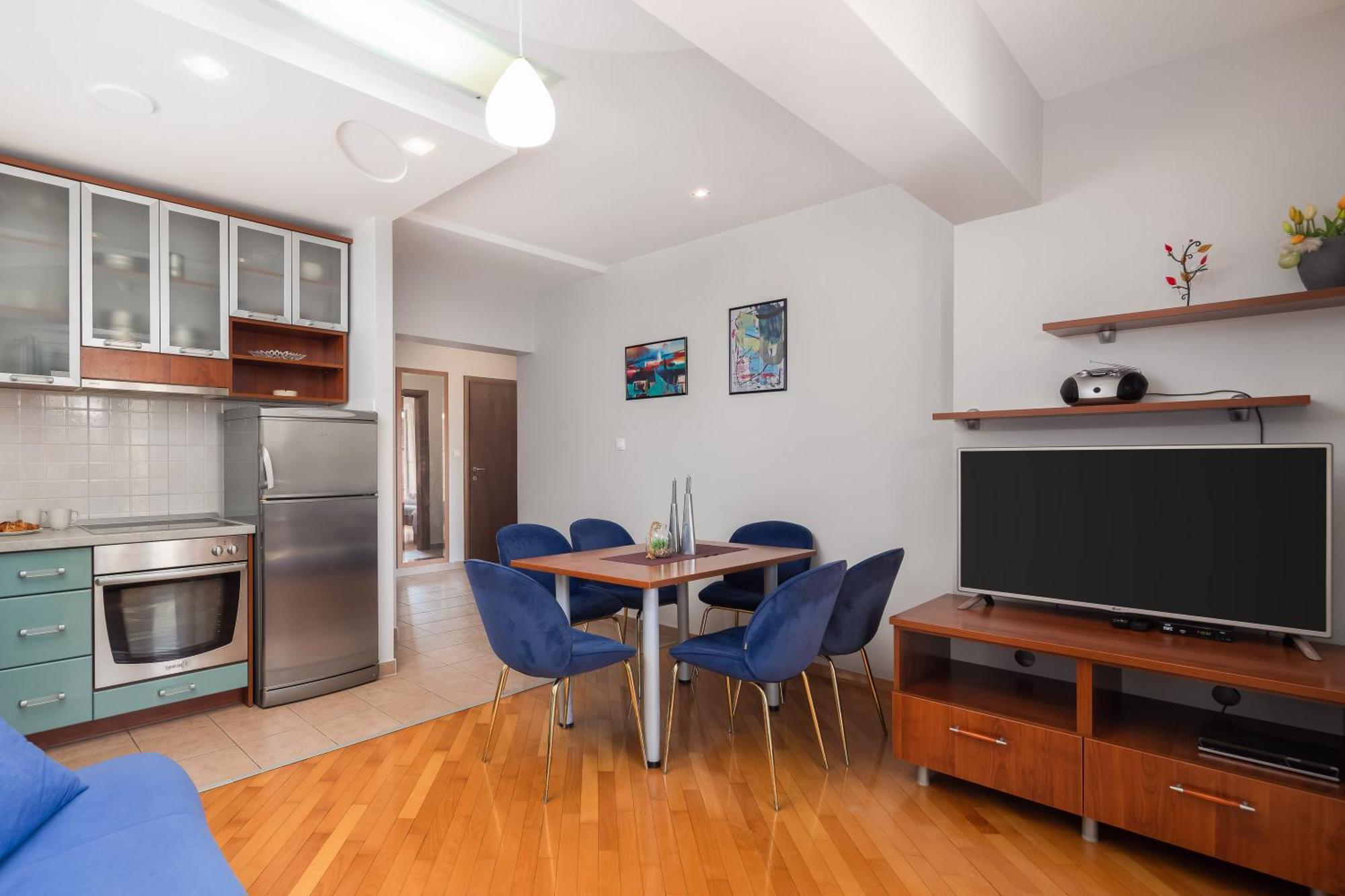 Brkic Apartments With Private Parking Makarska Chambre photo